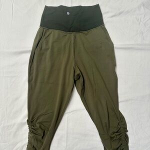 Lululemon Sunset Salutation Crop Jogger/Leggings